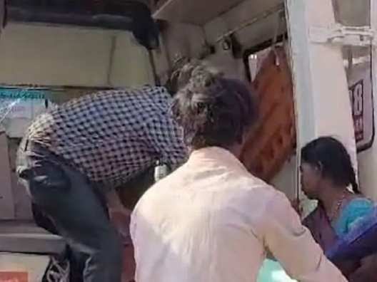 3330323-mathura-road-accident