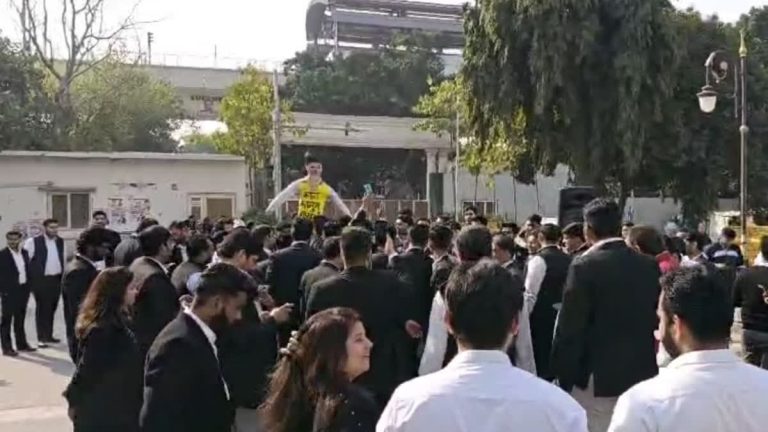 1200-675-23588781-thumbnail-16x9-protest