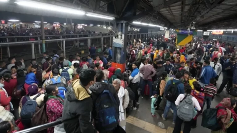 16_02_2025-delhi_stampede_pti_photo_3_23885348