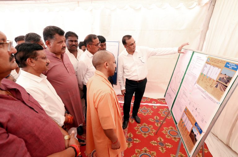 गोरखपुर को मिलेगा फोरलेन सड़क का त...ख्यमंत्री ने किया हावर्ट बांध परियोजना का निरीक्षण