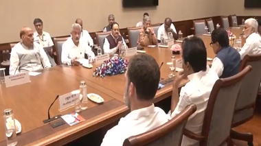 all-party-meeting-120990253