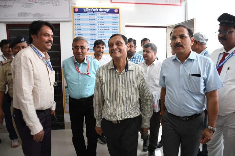 गोरखपुर-गोरखपुर कैंट के बीच तीसरी विद्युतीकृत रेल लाइन का निरीक्षण, गति परीक्षण सफल