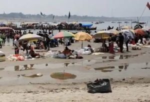 प्रयागराज में संगम का जलस्तर घटा