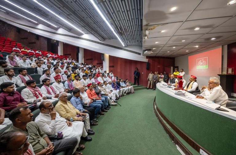 अखिलेश यादव का हमला- भाजपा की विद्वेषपूर्ण राजनीति और भ्रष्टाचार से बर्बाद हुआ प्रदेश