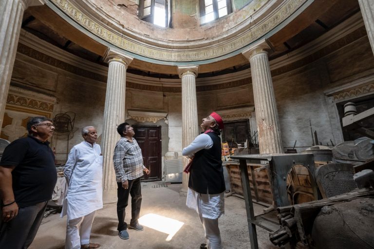 अखिलेश यादव ने किया ऐतिहासिक काकोरी कोठी का दौरा, कहा- लखनऊ की विरासत पर गर्व