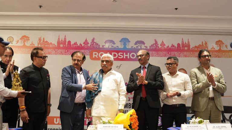 यूपी इंटरनेशनल ट्रेड शो 2025 को लेकर ...द में भव्य रोड शो, वैश्विक मंच पर चमकेगा उत्तर प्रदेश