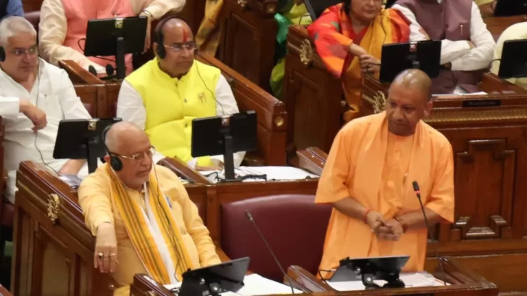 14_08_2025-cm_in_vidhan_bhawan_dainik_jagran__24012801