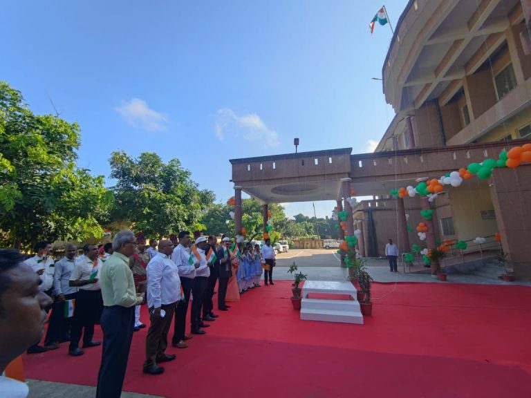 आयुक्त (2)