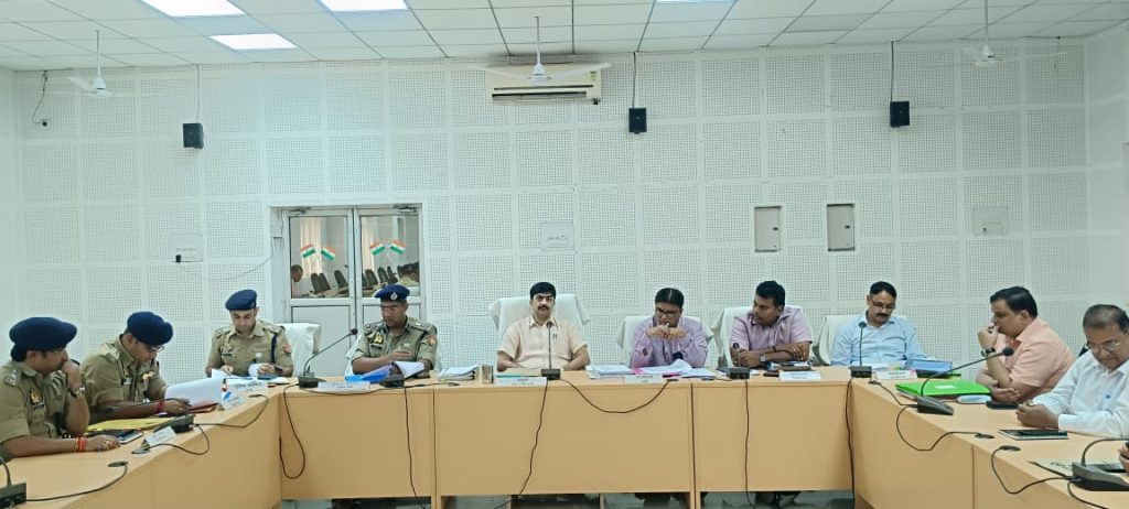 कर करेत्तर की मासिक समीक्षा बैठक (2)