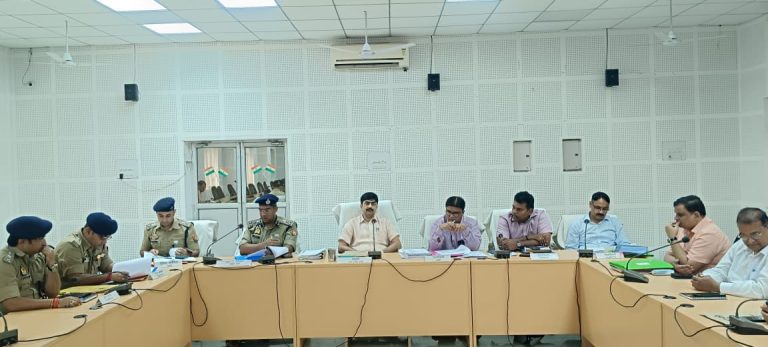 कर करेत्तर की मासिक समीक्षा बैठक (2)