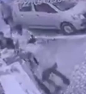 जार्जटाउन में डॉक्टर को दौड़ा दौड़ाकर पीटा