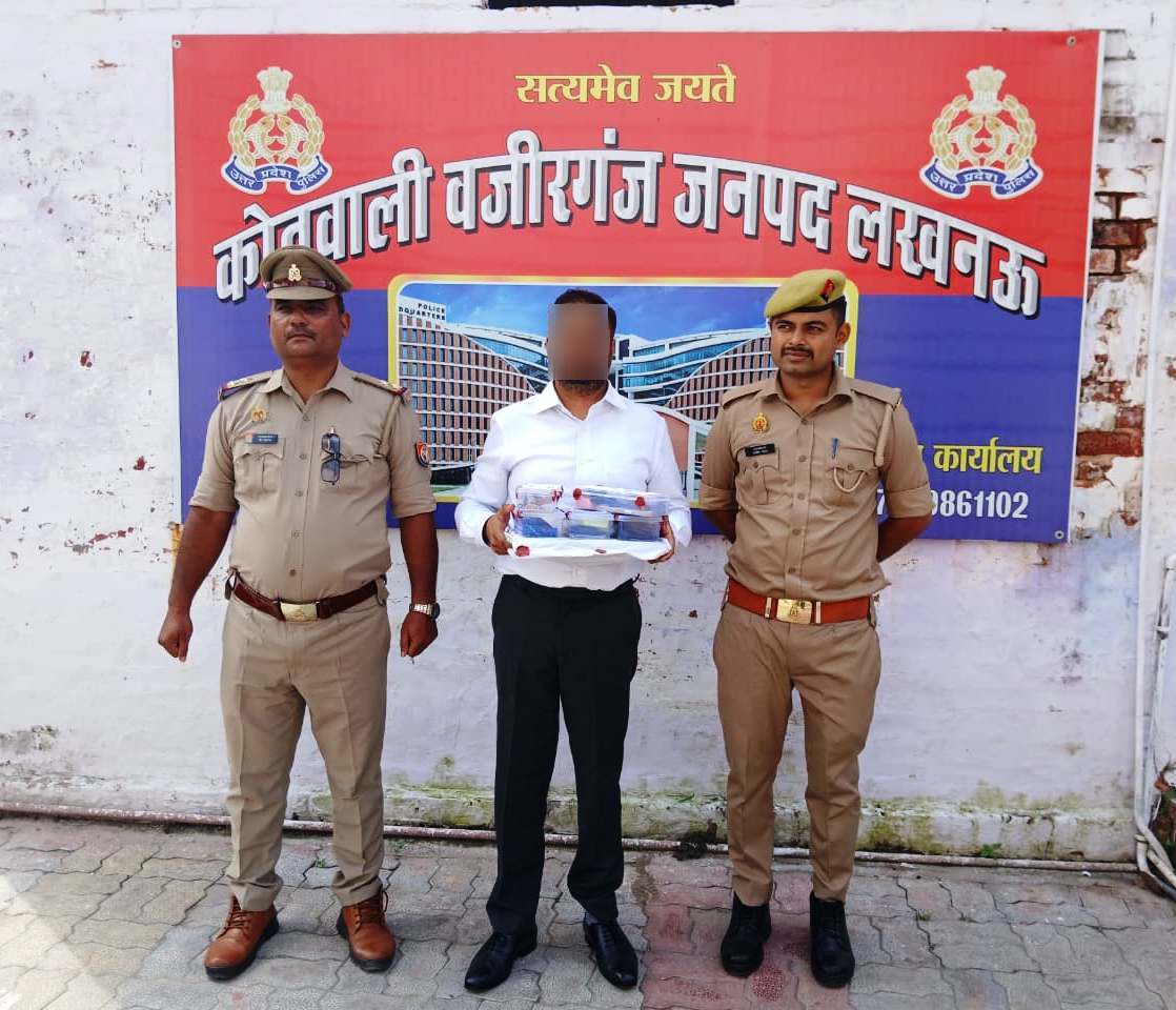 लखनऊ में फर्जी IAS अधिकारी गिरफ्तार, 6 लग्जरी गाड़ियां और फर्जी दस्तावेज बरामद