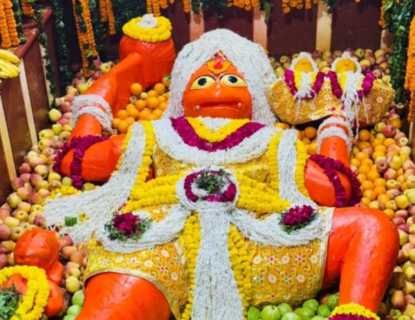 1100 कलशों से बड़े हनुमान जी का महाभिषेक 2