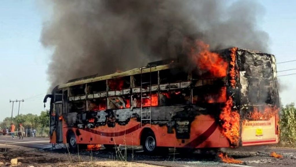 68ef2353eedb7-bus-on-fire-15300649-16x9