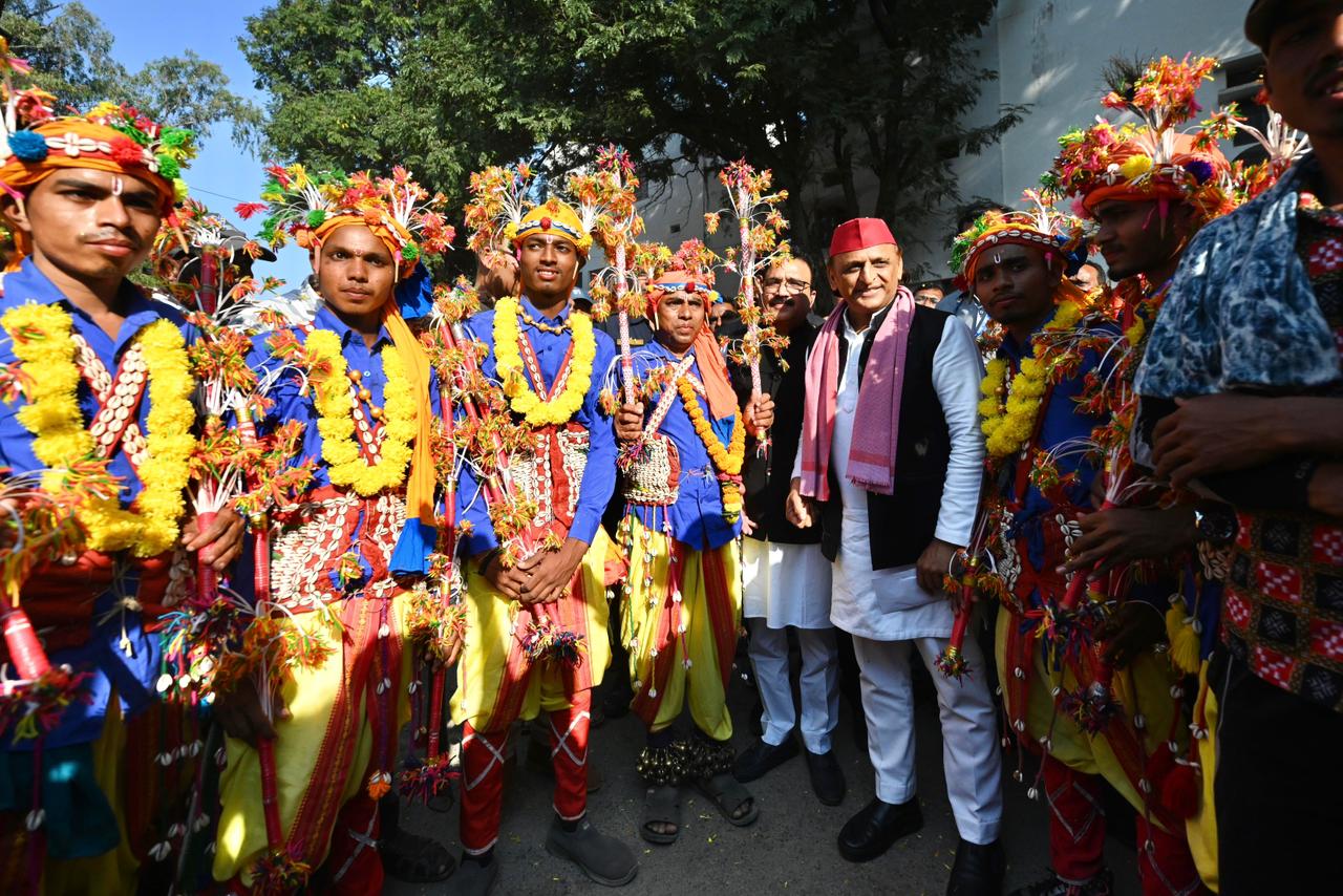 उड़ीसा में अखिलेश यादव की जनसभा में उमड़ा जनसैलाब