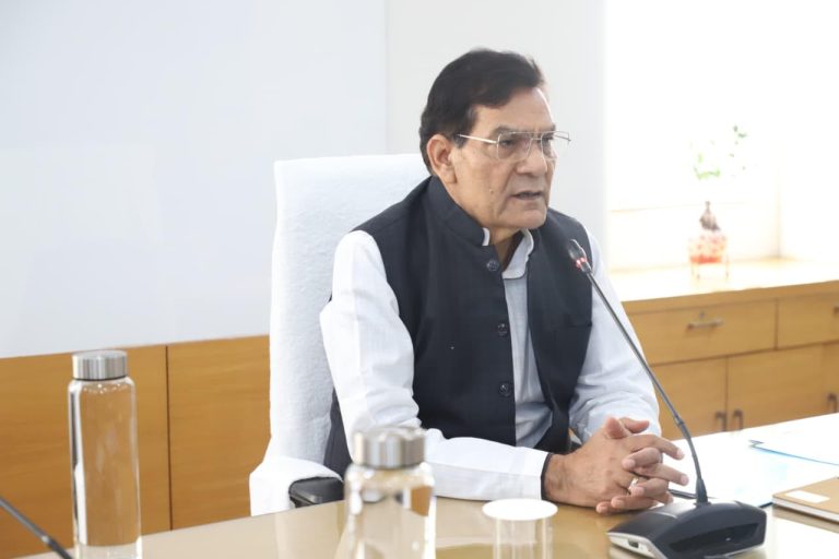 ऊर्जा मंत्री ए. के. शर्मा ने विद्युत बिल राहत योजना की तैयारियों की समीक्षा