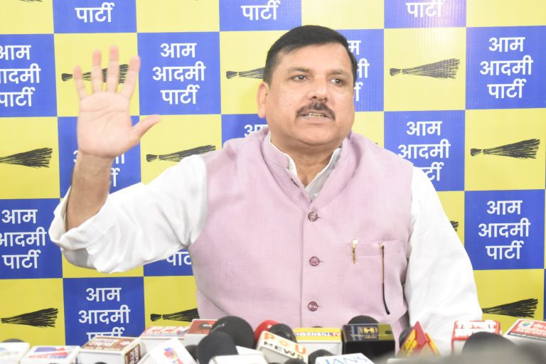 एसआईआर के दबाव में 25 से अधिक बीएलओ की मौत का आरोप