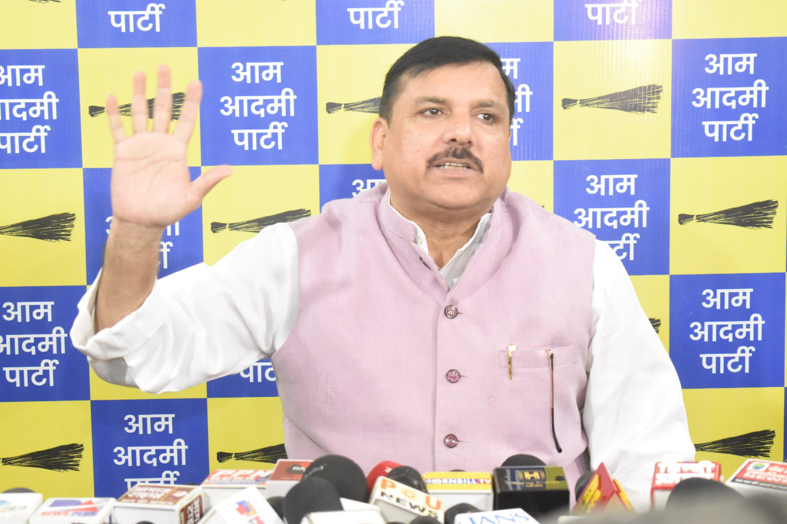 एसआईआर के दबाव में 25 से अधिक बीएलओ की मौत का आरोप