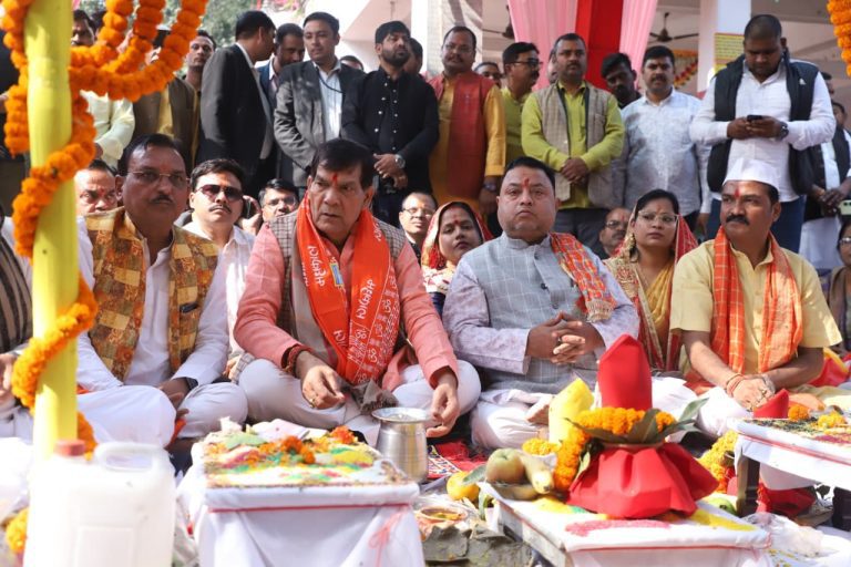 मऊ में शीतला माता मंदिर का भव्य पुनर्निर्माण शुरू