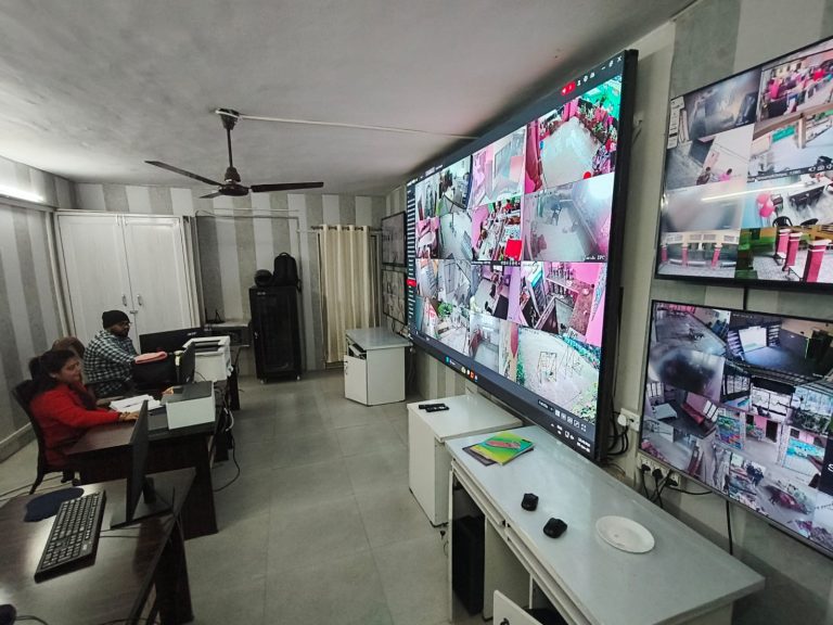 ग्राम चौपालों के जरिए गांव में ही ह...ोस्याओं का समाधान, हजारों ग्रामीणों को मिल रही राहत