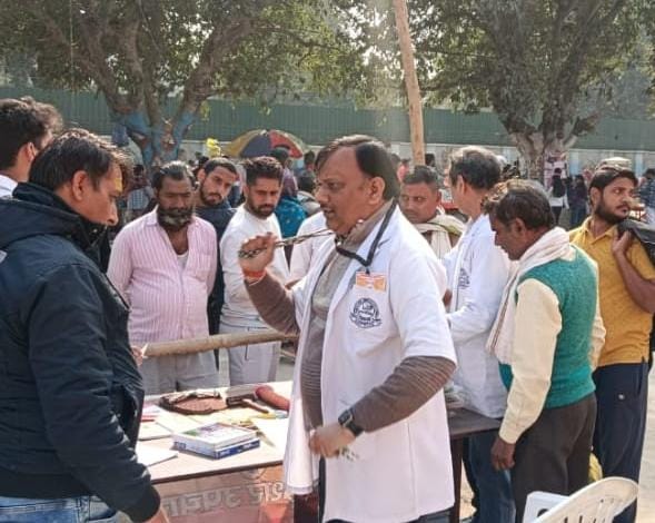 पुराने कल्वासी ढूँढते हुए आकर ले रहे हैं उपचार