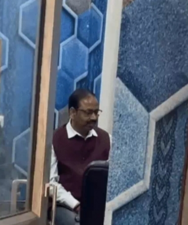 दस हजार रुपए घूस लेते एसडीओ खुसरोबाग गिरफ्तार