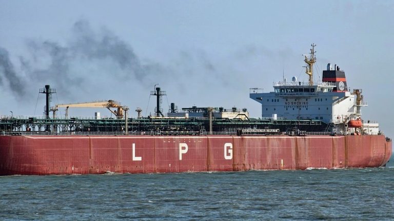69c5f04ab2827-lpg-tanker-jag-vasant-kandla-port-arrival-274941333-16x9