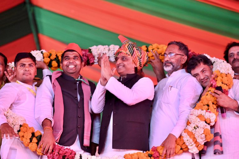 नोएडा-दादरी की समाजवादी समानता भाईचारा रैली में अखिलेश यादव का भाजपा पर तीखा प्रहार