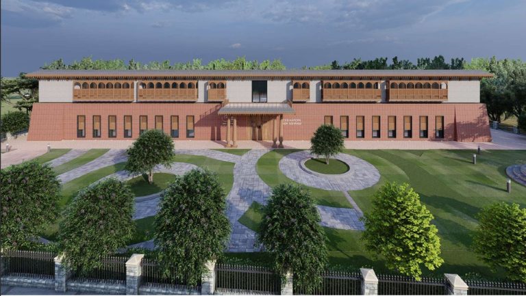 बाबा नीब करौरी की जन्मस्थली पर बन रहा आधुनिक कन्वेंशन सेंटर,