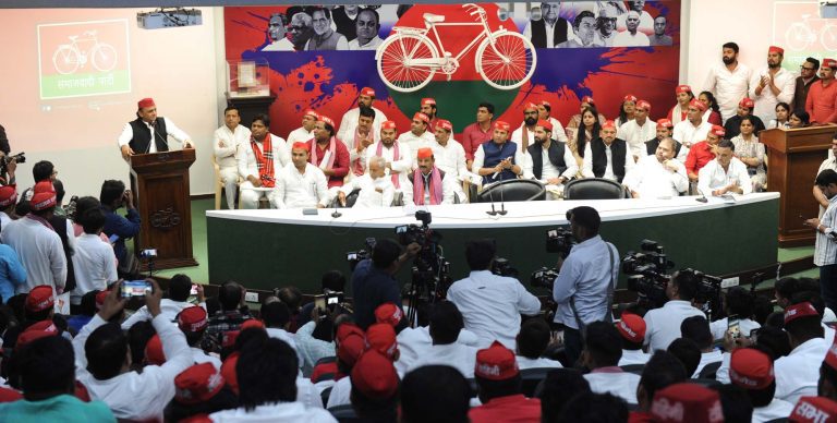 2027 में बहुमत की सरकार बनाने के लिए युवा बूथ स्तर तक जुटे