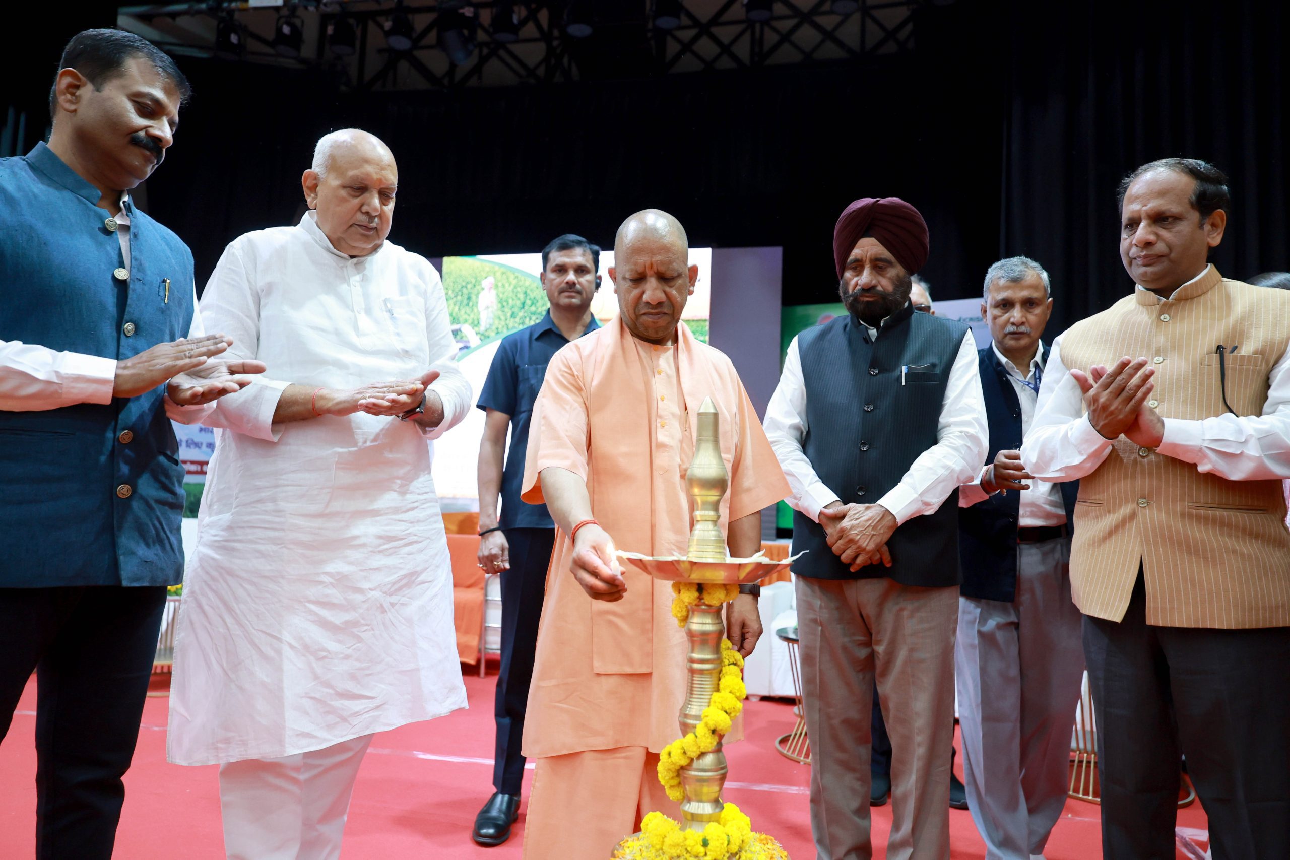 कृषि क्षेत्र में अपार संभावनाएं, वैज्ञानिकों के सहयोग से किसानों की आय बढ़ाने पर जोर-